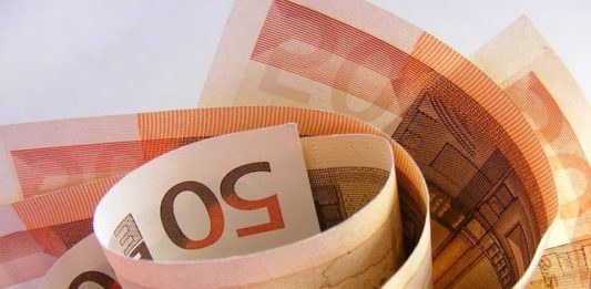 Eurozone economic growth slightly exceeds expectations Eurozone economic growth slightly exceeds expectations