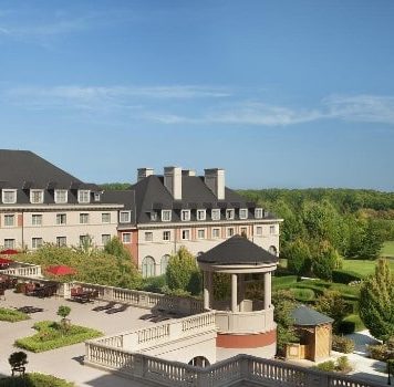 Warimpex and UBM sell two hotels at Disneyland Paris Warimpex and UBM sell two hotels at Disneyland Paris