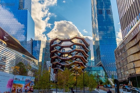 Facebook signs lease for office space in New York City's Hudson Yards