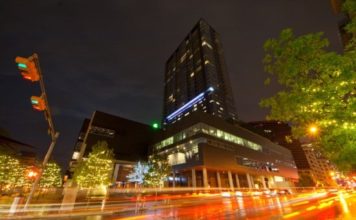 Stratus to sell Block 21 in Austin for $275M Stratus to sell Block 21 in Austin for $275M