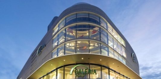 Commerz Real buys 20 percent stake in 10 Kaufhof stores Commerz Real buys 20 percent stake in 10 Kaufhof stores