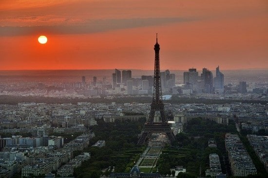AEW buys office roperty in Paris CBD