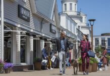 Hammerson announces stake sale in VIA Outlets and rights issue to raise £825m Hammerson announces stake sale in VIA Outlets and rights issue to raise £825m