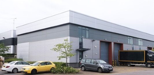 Aviva Investors provides £38.5m refinancing for commercial property portfolio Aviva Investors provides £38.5m refinancing for commercial property portfolio