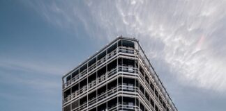 Aviva Investors buys office property in Hamburg