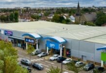 M7 assembles £300m UK retail warehouse portfolio M7 assembles £300m UK retail warehouse portfolio