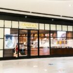Swiss chocolate company to open 34 stores in U.S Swiss chocolate company to take over 34 Godiva stores in U.S