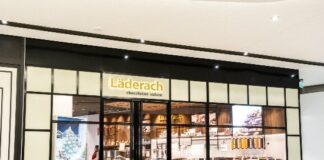 Swiss chocolate company to open 34 stores in U.S Swiss chocolate company to take over 34 Godiva stores in U.S