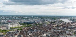Carrefour partners with Altarea to develop urban projects Carrefour partners with Altarea to develop urban projects