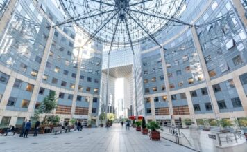 URW completes sale of office assets in La Défense for €213m URW completes sale of office assets in La Défense for €213m