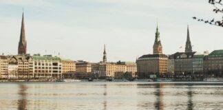 Barings sells office building in Hamburg to Aviva Investors Barings sells office building in Hamburg to Aviva Investors
