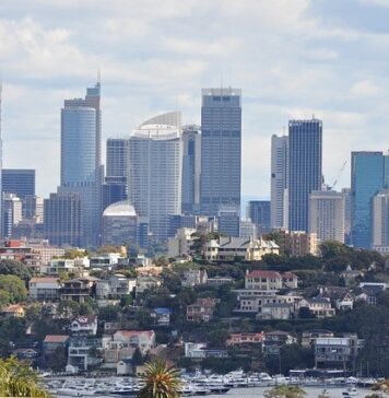 Asia Pacific commercial property investment sales rise 12% y-o-y in Q1 2021 Asia Pacific commercial property investment sales rise 12% y-o-y in Q1 2021