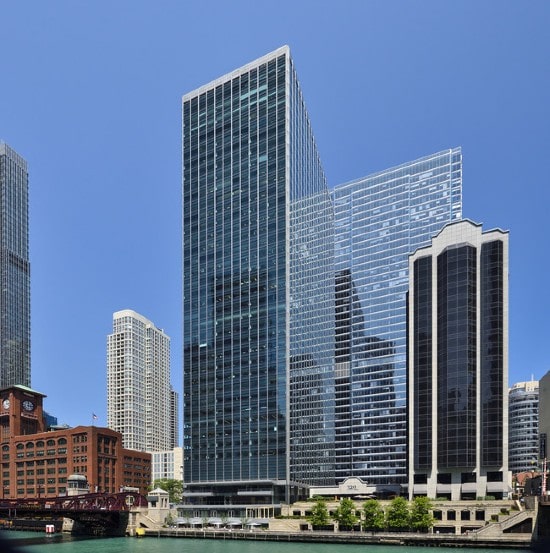 JLL arranges $296M refinancing for Chicago office tower