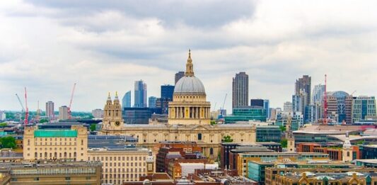 Deka buys office building in London for £220m Deka buys office building in London for £220m