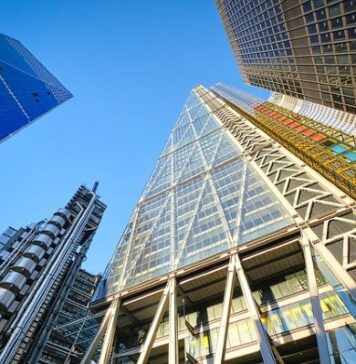 UK commercial property investment reaches £25.7bn in H1 2021 UK commercial property investment reaches £25.7bn in H1 2021