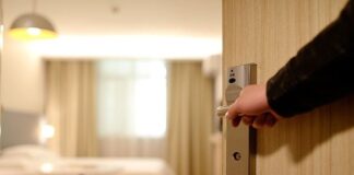 Schroders Capital raises €525m for pan-European hotel fund Schroders Capital raises €525b for pan-European hotel fund