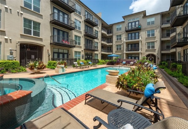 CBRE Global Investors closes $67m loan for Houston multifamily property