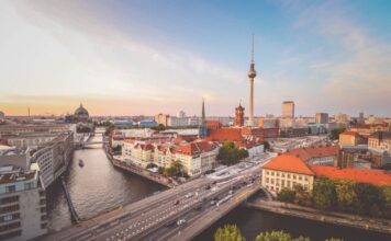 Deutsche Wohnen, Vonovia to sell property portfolio for €2.46bn Deutsche Wohnen, Vonovia to sell property portfolio for €2.46bn