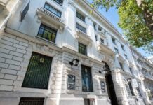 Union Investment purchases trophy office building in Paris