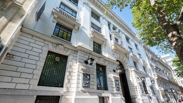 Union Investment purchases trophy office building in Paris