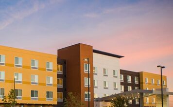Blackstone to buy hotel portfolio from Condor Hospitality Trust for $305m Blackstone to buy hotel portfolio from Condor Hospitality Trust for $305m