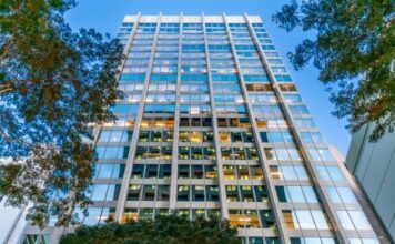 Cromwell pays A$185m for Brisbane office tower Cromwell pays A$185m for Brisbane office tower