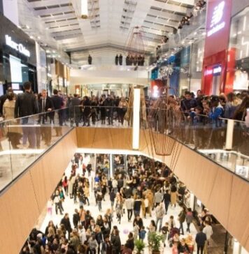 URW to sell 45% stake in €1bn Paris shopping centre URW to sell 45% stake in €1bn Paris shopping centre
