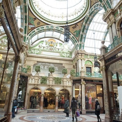 Hammerson divests Leeds shopping centres for £120m