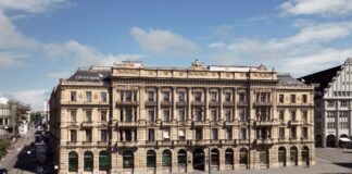 Credit Suisse postpones real estate fund IPO Credit Suisse postpones real estate fund IPO