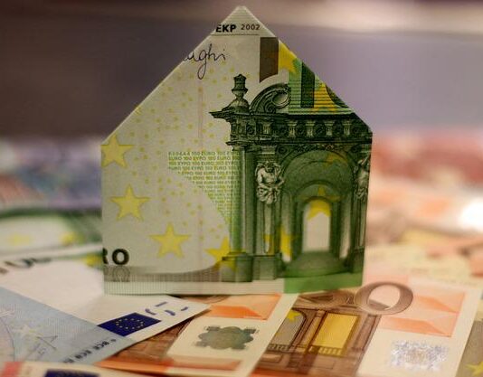 Barings secures €650m for whole loan real estate strategy Barings secures €650m for whole loan real estate strategy