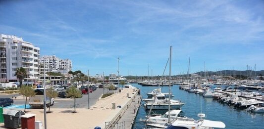 Israeli hotel chain pays €165m for six hotels in Spain Israeli hotel chain pays €165m for six hotels in Spain