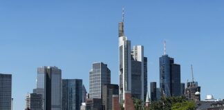 European commercial real estate investment falls 37% in Q3 European commercial real estate investment falls 37% in Q3
