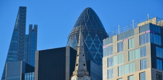 UK commercial property capital values decline -6.8% in October UK commercial property capital values decline -6.8% in October