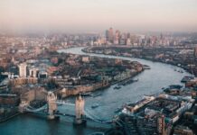 Ares provides £300m senior loan to refinance central London assets Ares provides £300m senior loan to refinance central London assets