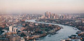 Ares provides £300m senior loan to refinance central London assets Ares provides £300m senior loan to refinance central London assets