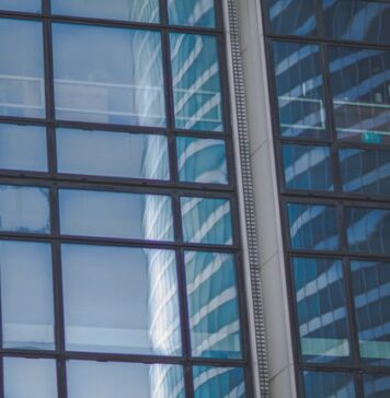 French commercial property market’s negative returns moderate in H1 French commercial property market's negative returns moderate in H1