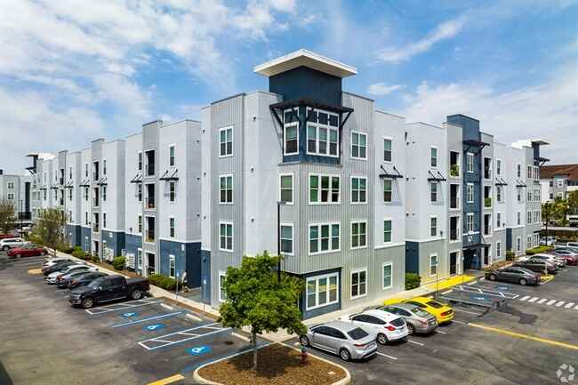 CBRE IM acquires student housing property in Tampa
