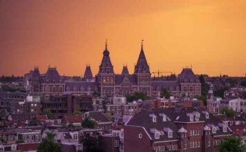 Pension funds commits €400 to develop affordable homes in the Netherlands Pension funds commits €400 to develop affordable homes in the Netherlands