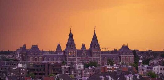 Pension funds commits €400 to develop affordable homes in the Netherlands Pension funds commits €400 to develop affordable homes in the Netherlands