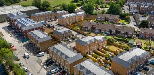 Aviva Investors completes £50m private placement with Hightown Housing Aviva Investors completes £50m private placement with Hightown Housing Association