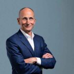 CBRE completes $800m acquisition of J&J Worldwide Services CBRE completes $800m acquisition of J&J Worldwide Services