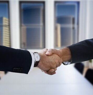 Brookfield to invest $1.5bn in Castlelake Brookfield to acquire 51% stake in Castlelake