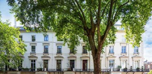 Singapore PE firm buys prime hotel in London