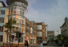 M Core acquires shopping centre in Sunderland M Core Property, a commercial property and investment company, has acquired The Bridges Shopping Centre, a premier retail destination located in the heart of Sunderland.