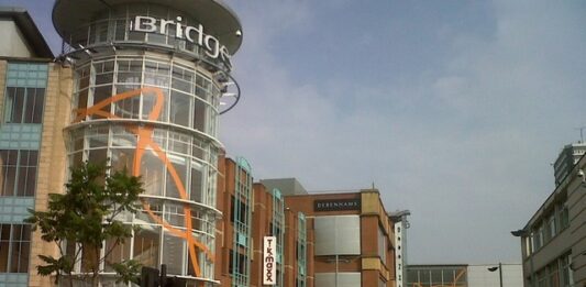 M Core acquires shopping centre in Sunderland M Core Property, a commercial property and investment company, has acquired The Bridges Shopping Centre, a premier retail destination located in the heart of Sunderland.