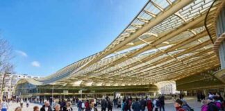 URW sells stake in Paris shopping center for €235m