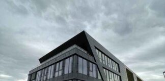 AEW invests in prime Düsseldorf logistics asset for German pension fund