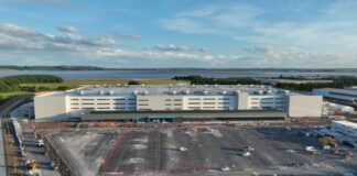 Amazon to build four fulfilment centres in £40bn UK expansion Amazon to build four fulfilment centres in £40bn UK expansion