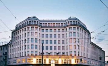 Soho House to go private in $2.7bn deal Soho House & Co. announced today that it has agreed to be taken private by a group of investors led by MCR, one of the largest hotel owner-operators in the United States.