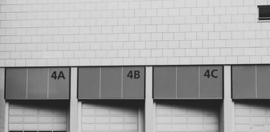 UK multi-let industrial market shows resilience amid economic headwinds UK multi-let industrial market shows resilience amid economic headwinds